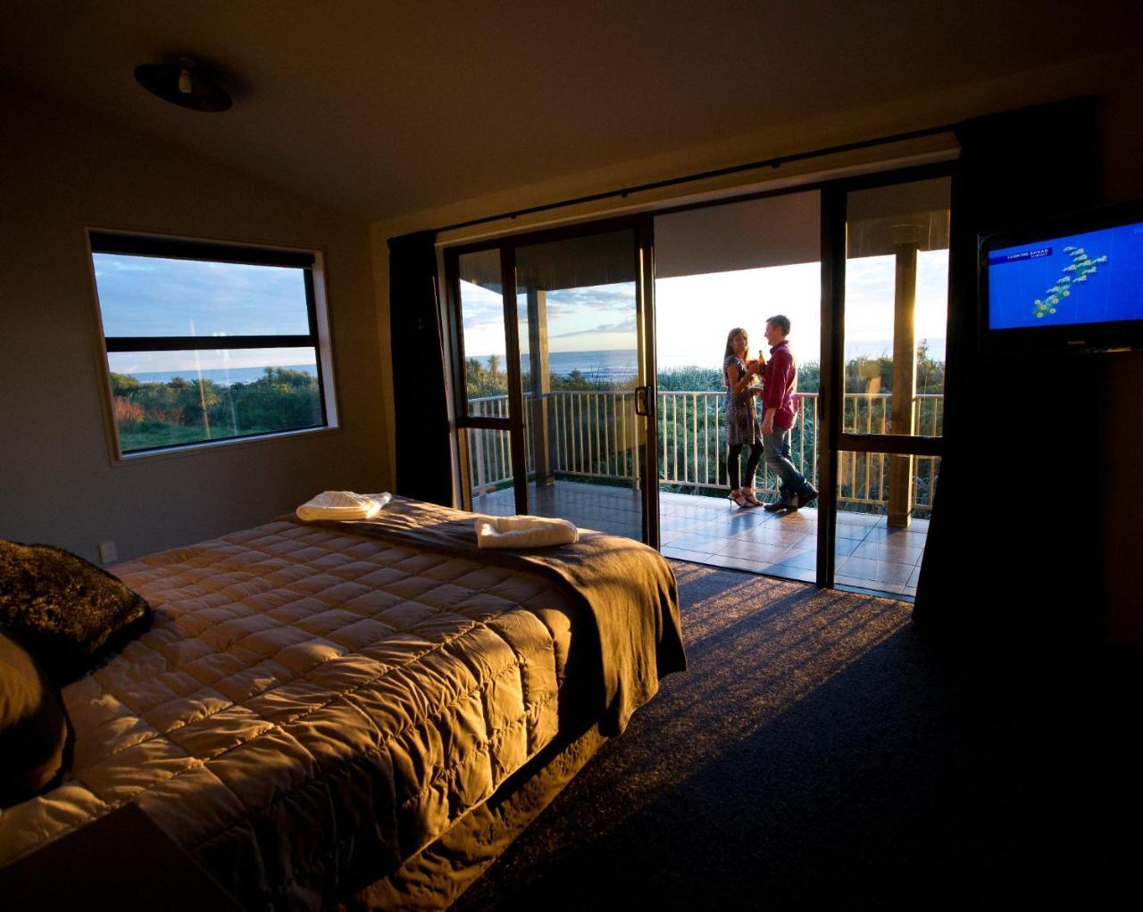 Greymouth Seaside Top 10 Holiday Park Room photo